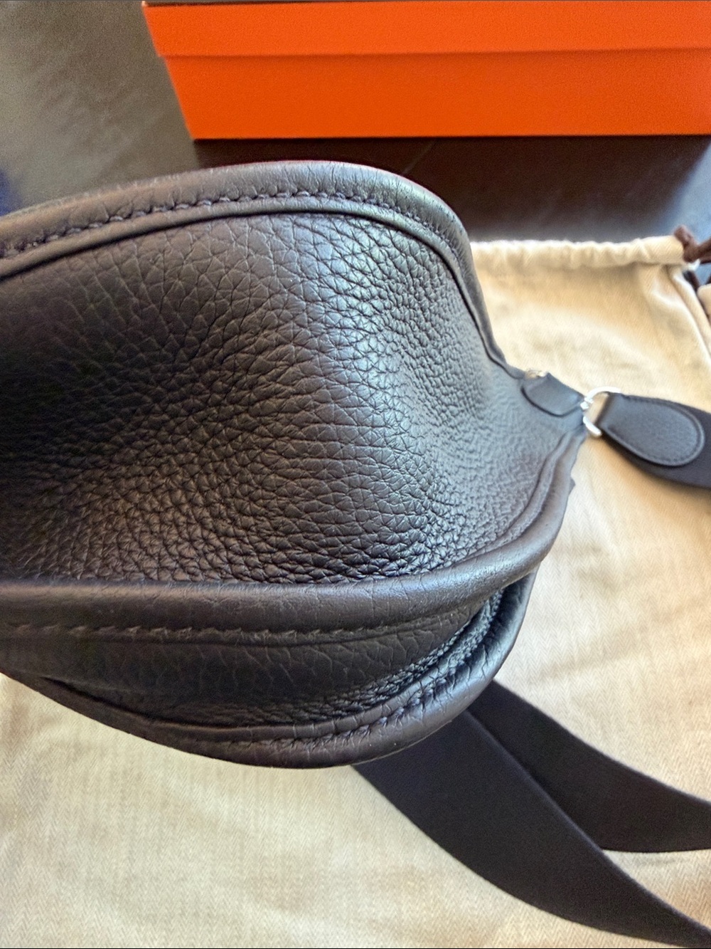 Hermes Evelyne III 29 PM in Caban Clemance Leather - Picture 9 of 16